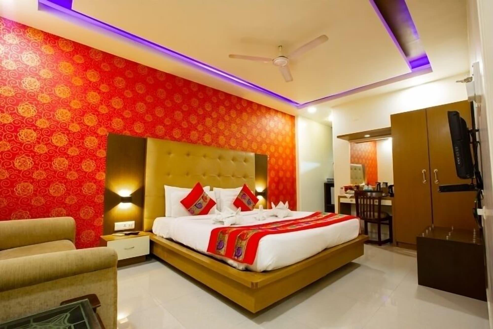 Surya International Hotel Delhi  Exterior photo
