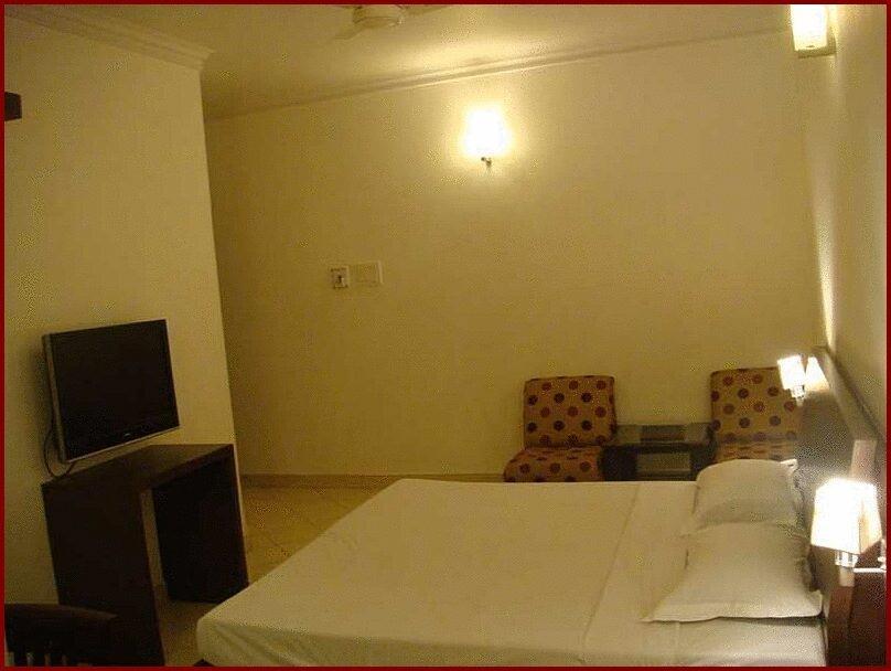 Surya International Hotel Delhi  Exterior photo