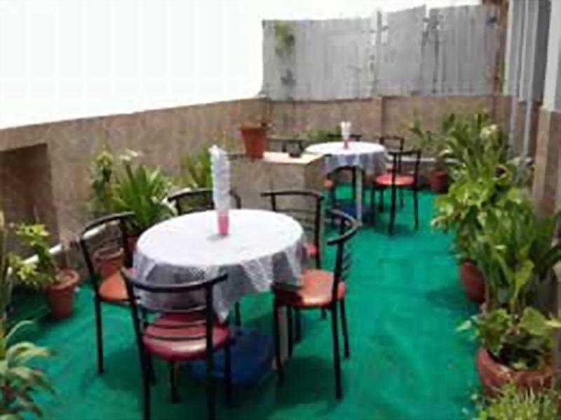 Surya International Hotel Delhi  Exterior photo